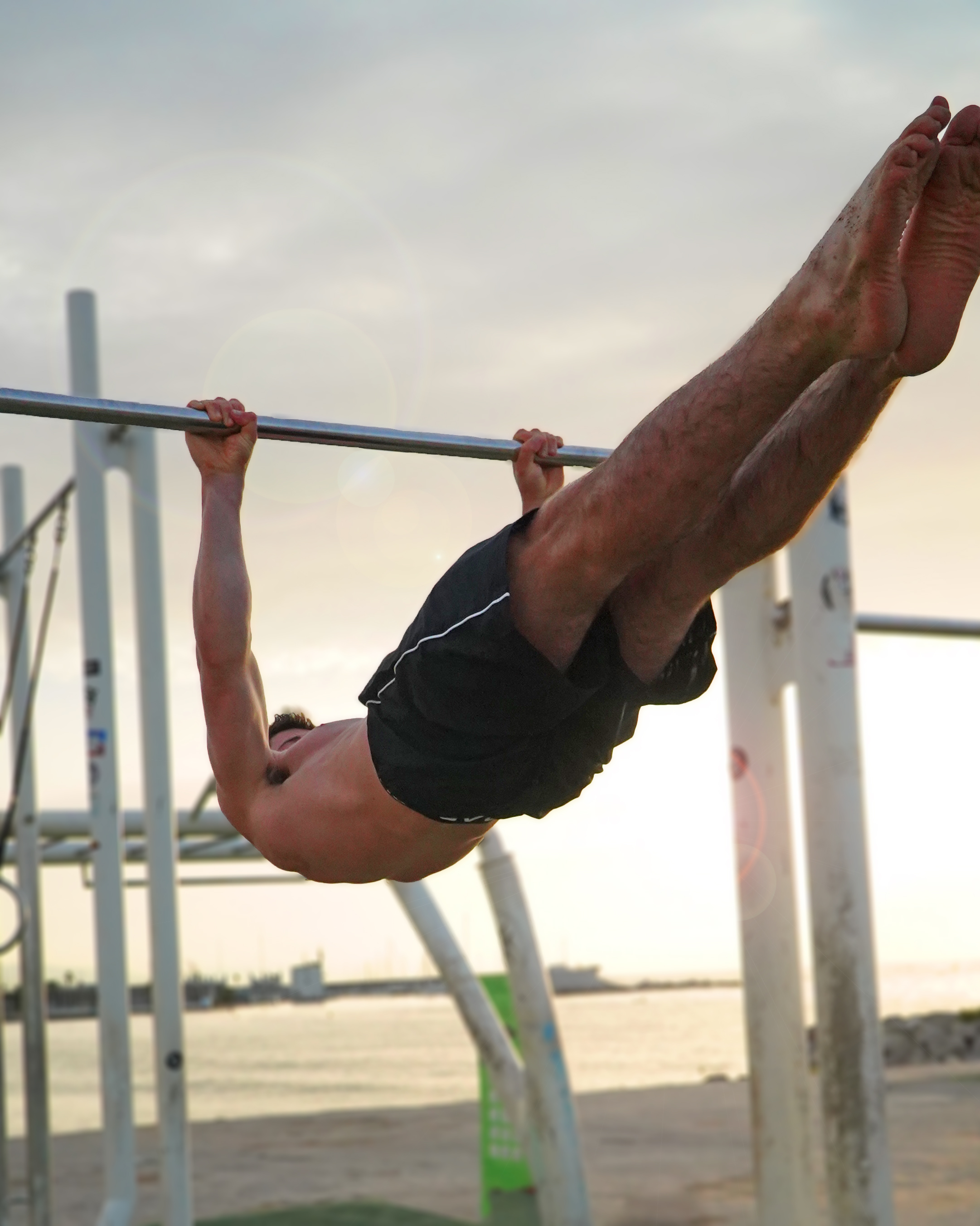 Toes to bar